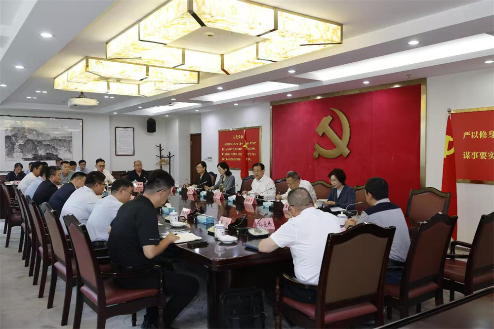 市委書(shū)記袁方主持召開(kāi)科技工作者座談會(huì)